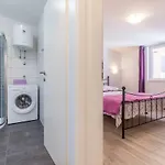 Taja *