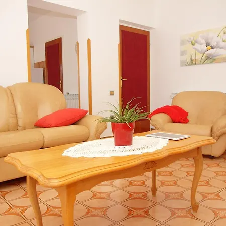Taja Apartment Liznjan