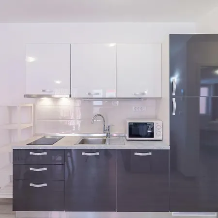 Taja Apartment
