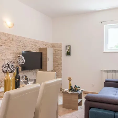 Apartment Taja *