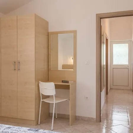 Taja Apartment *