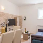 Apartment Taja *