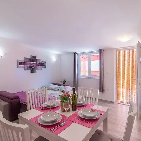 Taja 아파트 Ližnjan